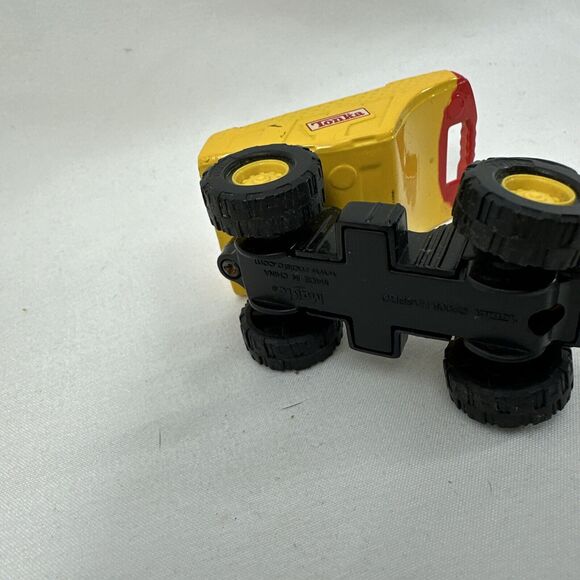 Tonka Hasbro 2005 Dump Truck Toy Yellow/Red‎ 2.5" Long Plastic/Diecast Maisto - Picture 4 of 9